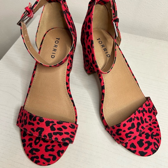 Torrid hot pink leopard heels - Picture 2 of 5